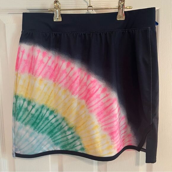 Crown & Ivy Pink and Green Bubble Mini Skirt - Picture 2 of 6